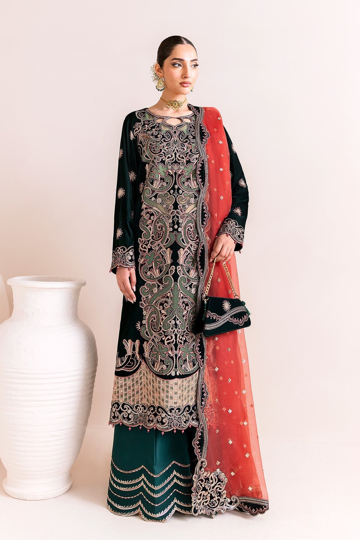 Alizeh | Makhmal Luxury Velvet Edit | Kiswa - by Libasekhas UK - Registered Vendor of : Alizeh - 100% Original Designer Dress
