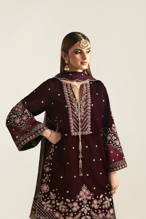 Emaan Adeel | Zarposh Velvet 25 | KANWAL - by Libasekhas UK - Registered Vendor of : Emaan Adeel - 100% Original Designer Dress
