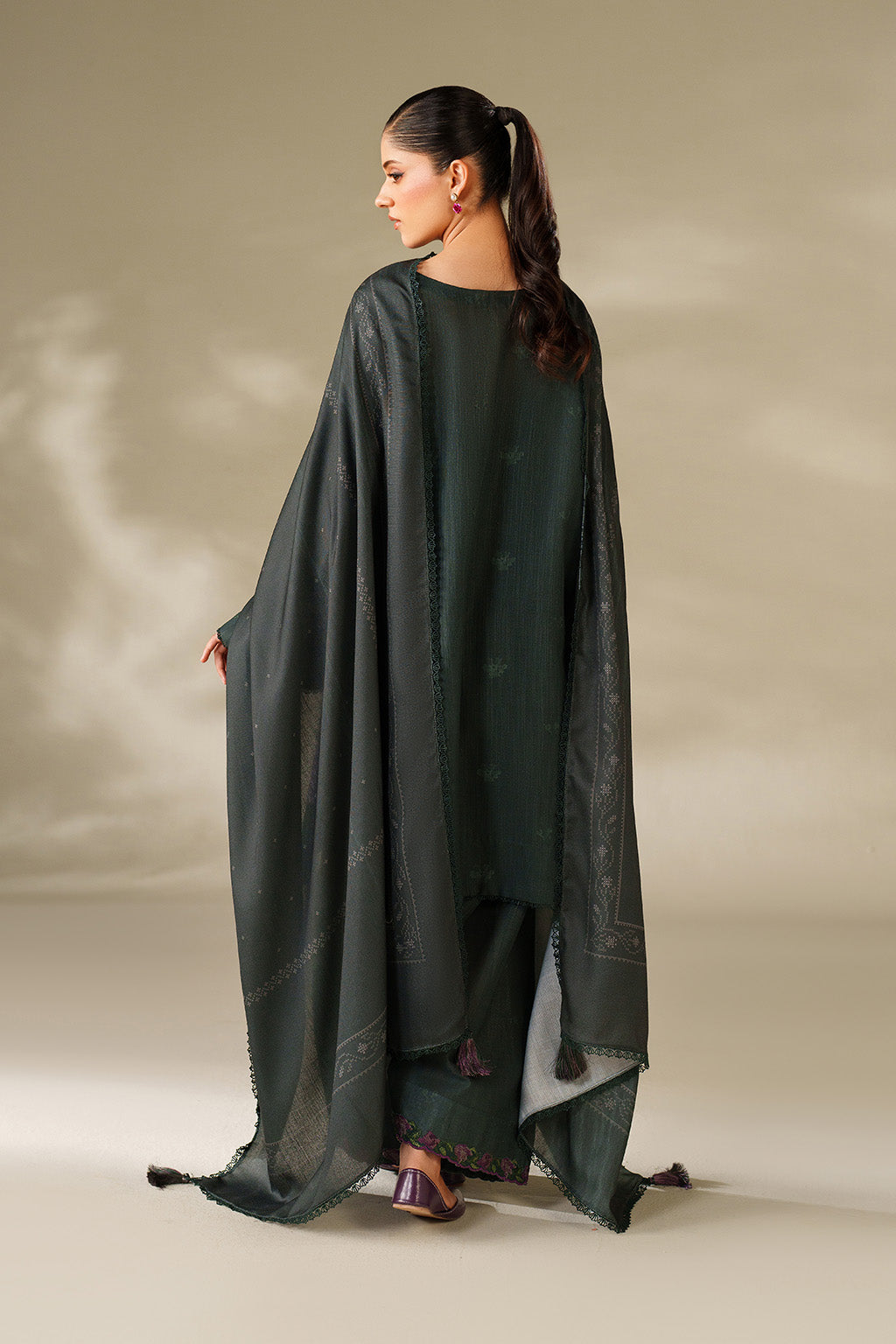 Iznik | Winter Chapter 25 | UE-567 Printed Khaddar - by Libasekhas UK - Registered Vendor of : Iznik - 100% Original Designer Dress