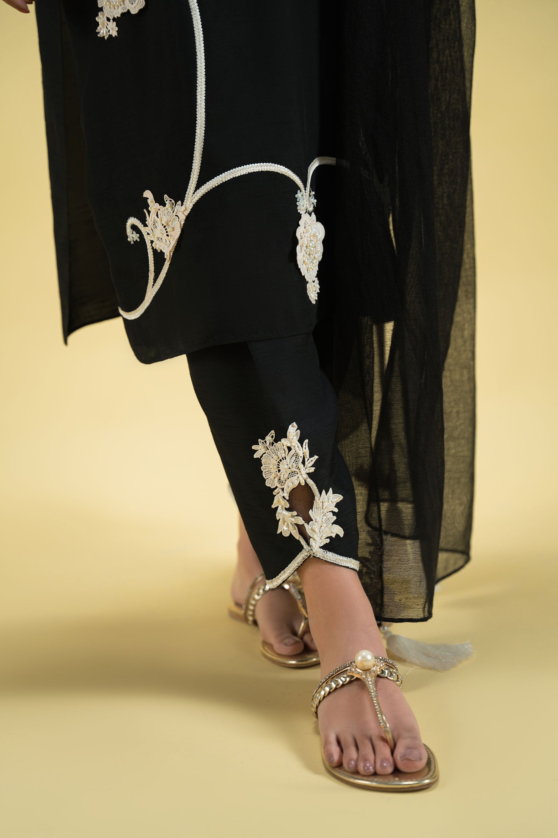 Ammara Khan | Sia 25 | D-11-B - by - Libasekhas UK - Registered Vendor of : Ammara Khan - 100% Original Designer Dresss