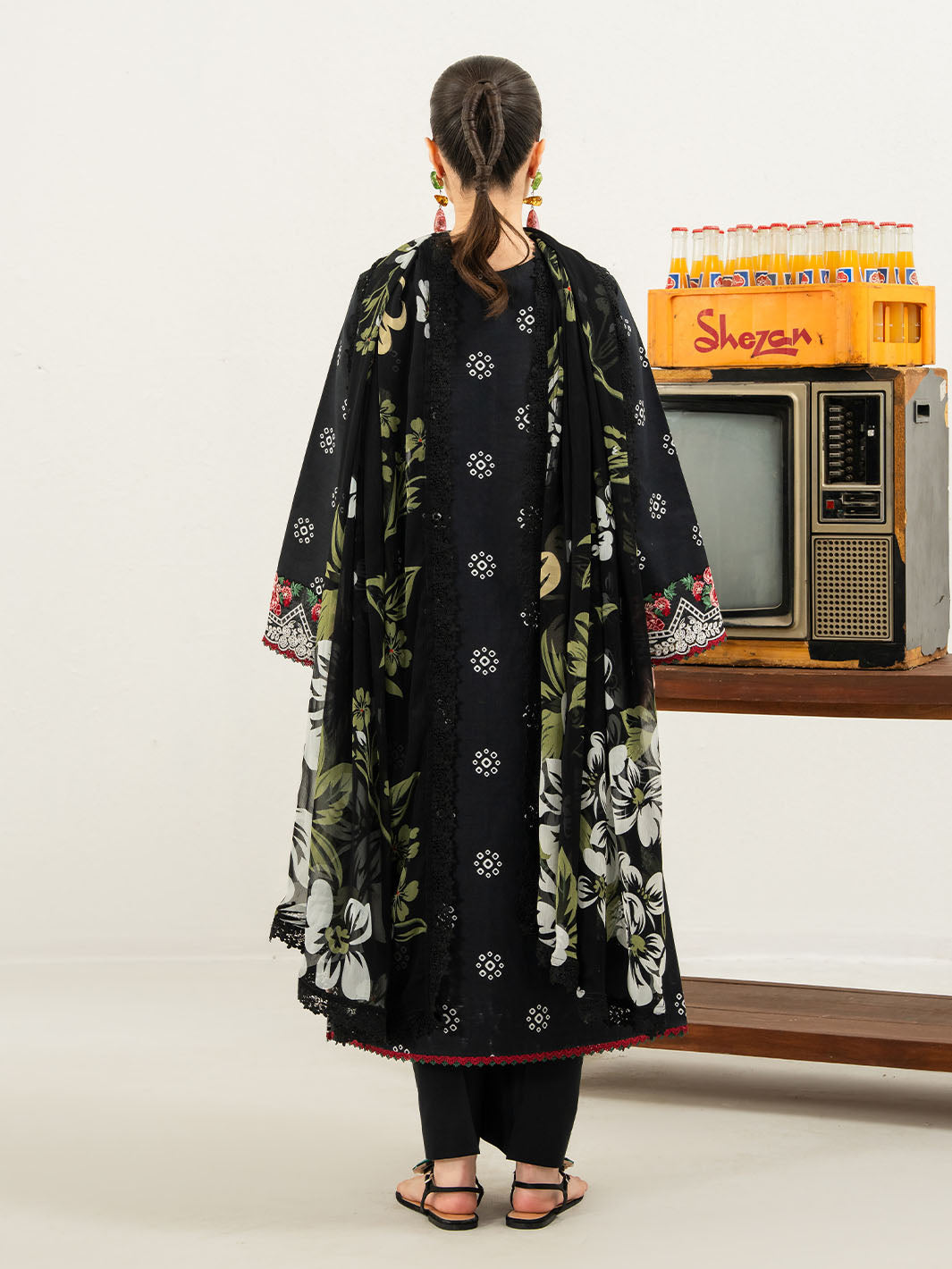 Mahnur | Anaya Lawn | ANA-001 - by Libasekhas UK - Registered Vendor of : Mahnur - 100% Original Designer Dress