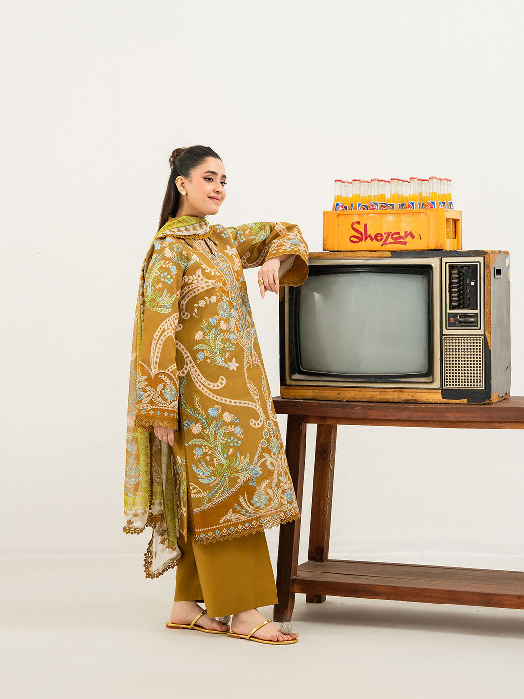 Mahnur | Anaya Lawn | ANA-003 - by Libasekhas UK - Registered Vendor of : Mahnur - 100% Original Designer Dress