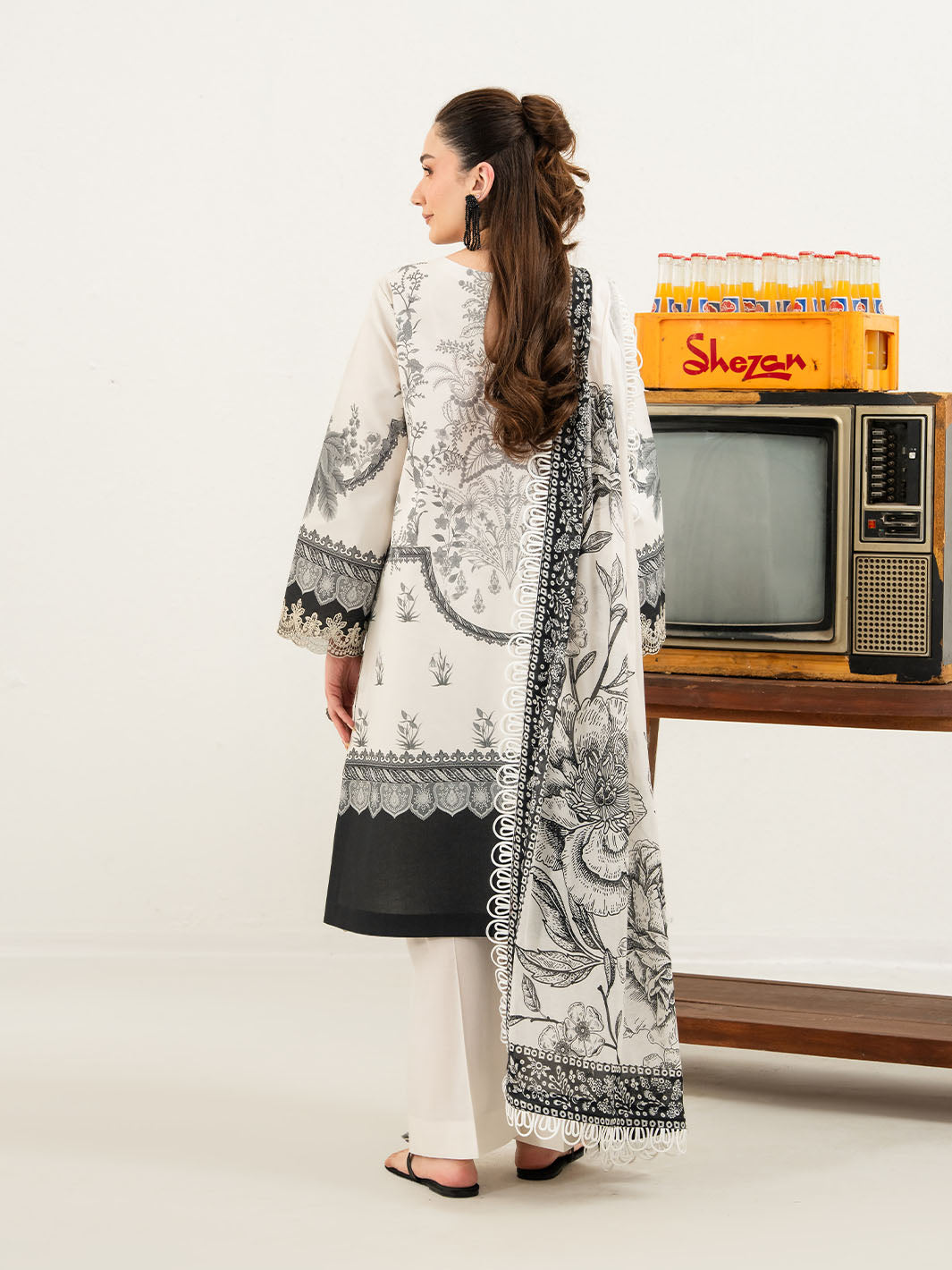 Mahnur | Anaya Lawn | ANA-005 - by Libasekhas UK - Registered Vendor of : Mahnur - 100% Original Designer Dress