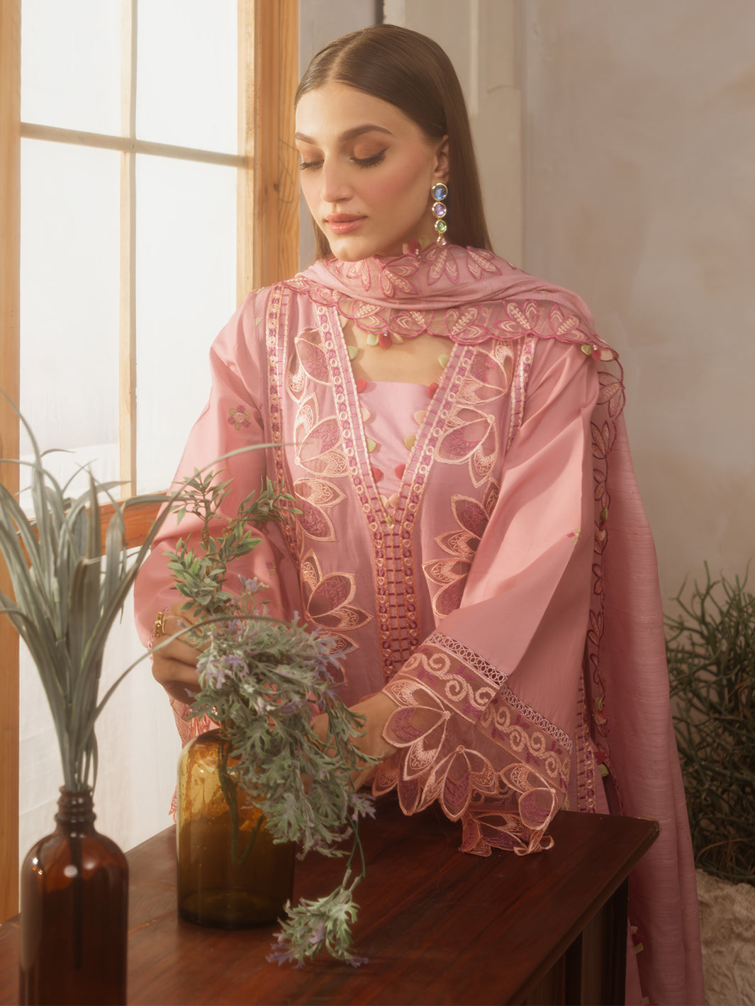 Mahnur | Florence Luxury Lawn 25 | AZMEY - by - Libasekhas UK - Registered Vendor of : Mahnur - 100% Original Designer Dresss
