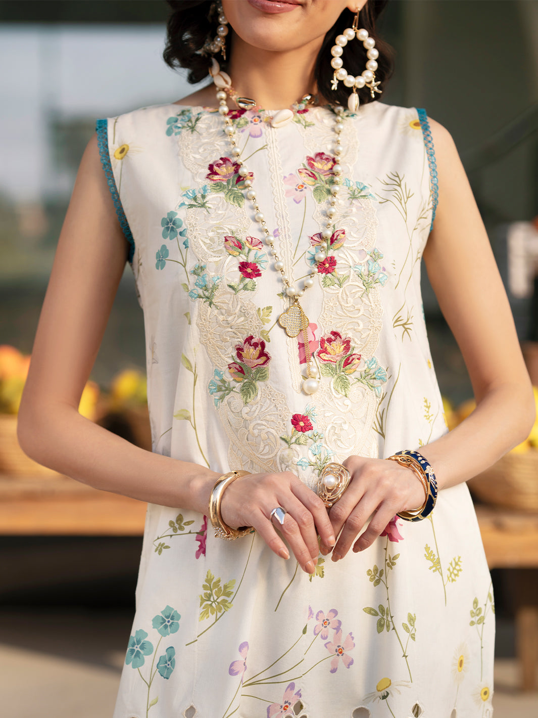 Mahnur | Broadway Luxury Lawn 26 | BW - 002 - by Libasekhas UK - Registered Vendor of : Mahnur - 100% Original Designer Dress