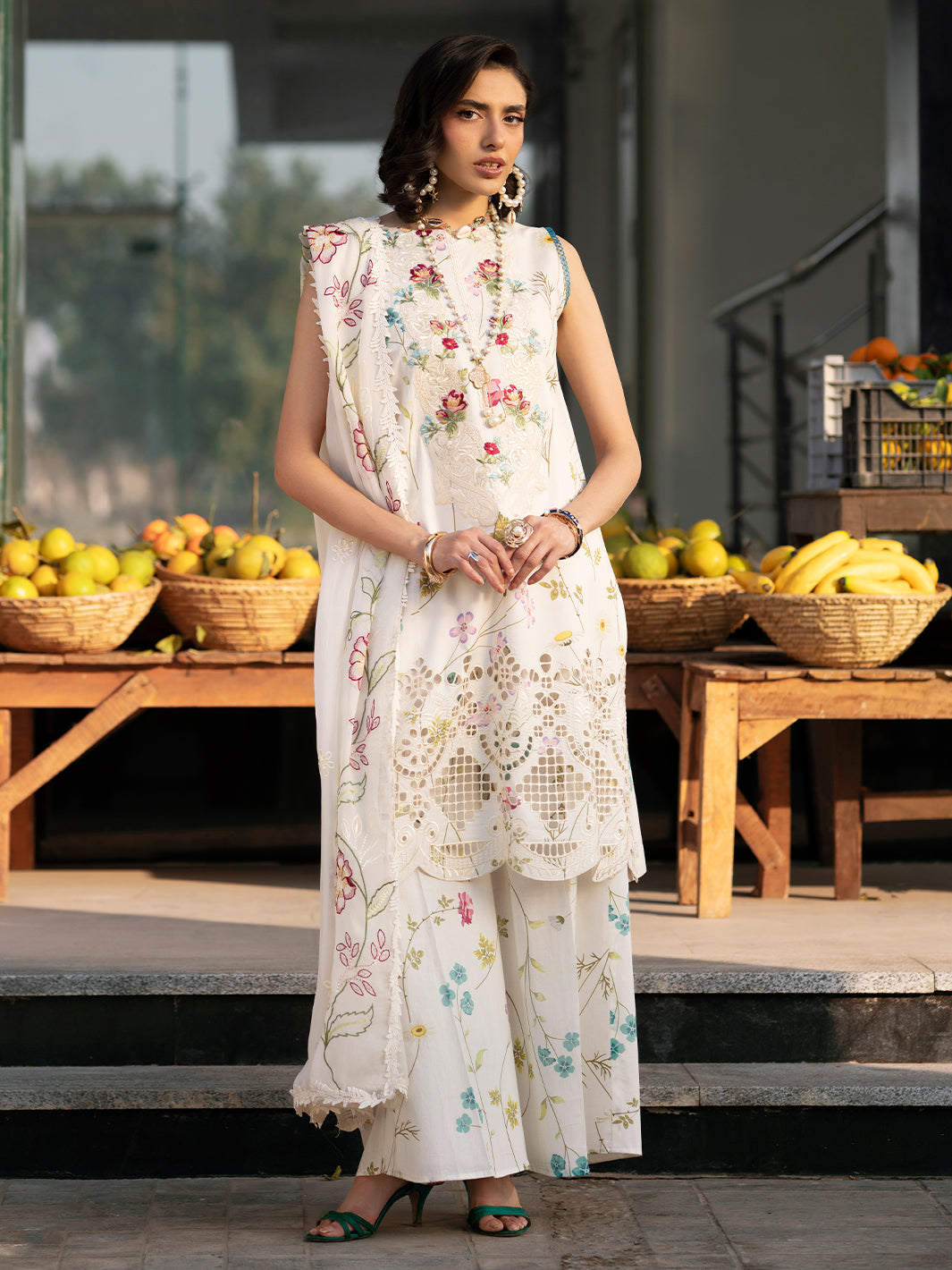 Mahnur | Broadway Luxury Lawn 26 | BW - 002 - by Libasekhas UK - Registered Vendor of : Mahnur - 100% Original Designer Dress