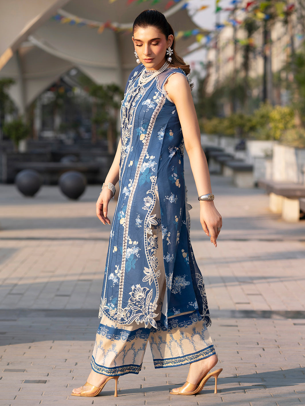 Mahnur | Broadway Luxury Lawn 26 | BW - 003 - by Libasekhas UK - Registered Vendor of : Mahnur - 100% Original Designer Dress