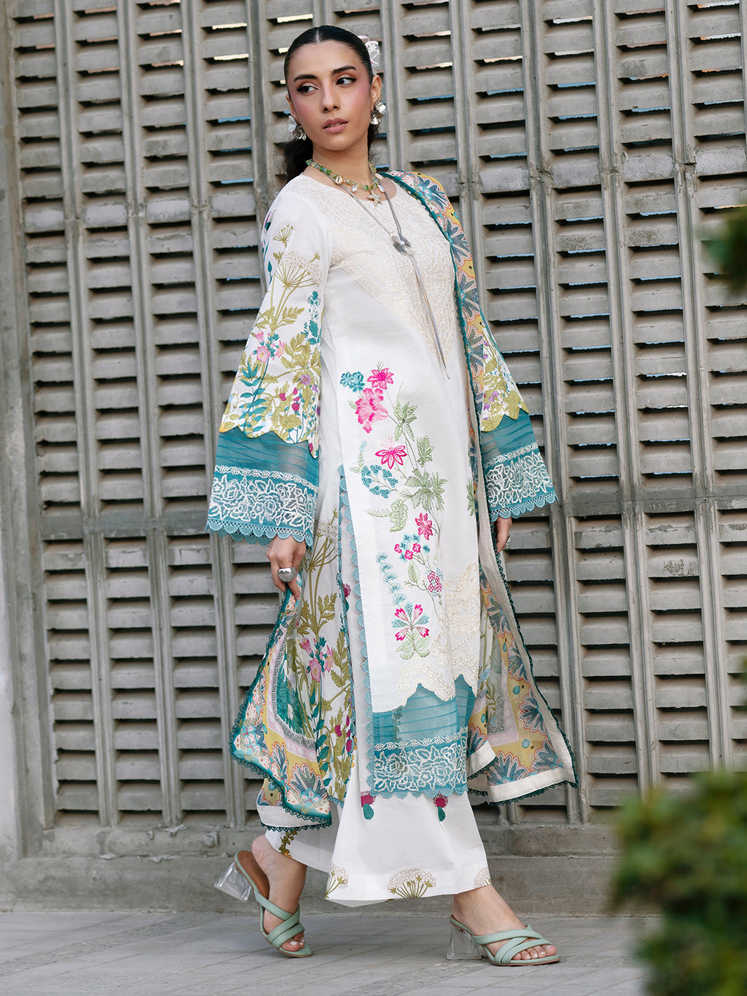 Mahnur | Broadway Luxury Lawn 26 | BW - 004 - by Libasekhas UK - Registered Vendor of : Mahnur - 100% Original Designer Dress