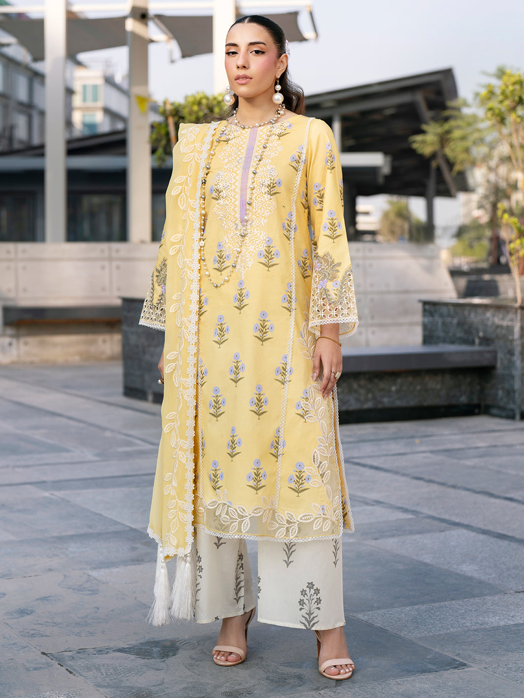 Mahnur | Broadway Luxury Lawn 26 | BW - 006 - by Libasekhas UK - Registered Vendor of : Mahnur - 100% Original Designer Dress