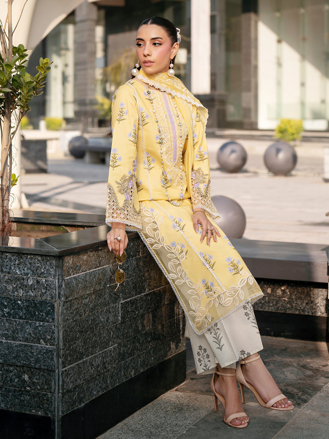 Mahnur | Broadway Luxury Lawn 26 | BW - 006 - by Libasekhas UK - Registered Vendor of : Mahnur - 100% Original Designer Dress