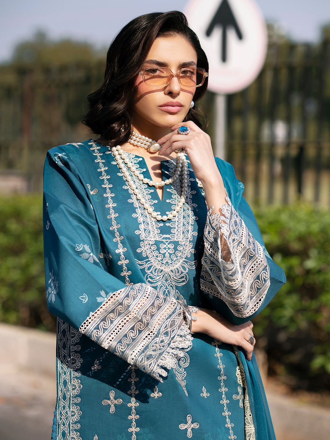 Mahnur | Broadway Luxury Lawn 26 | BW - 010 - by Libasekhas UK - Registered Vendor of : Mahnur - 100% Original Designer Dress