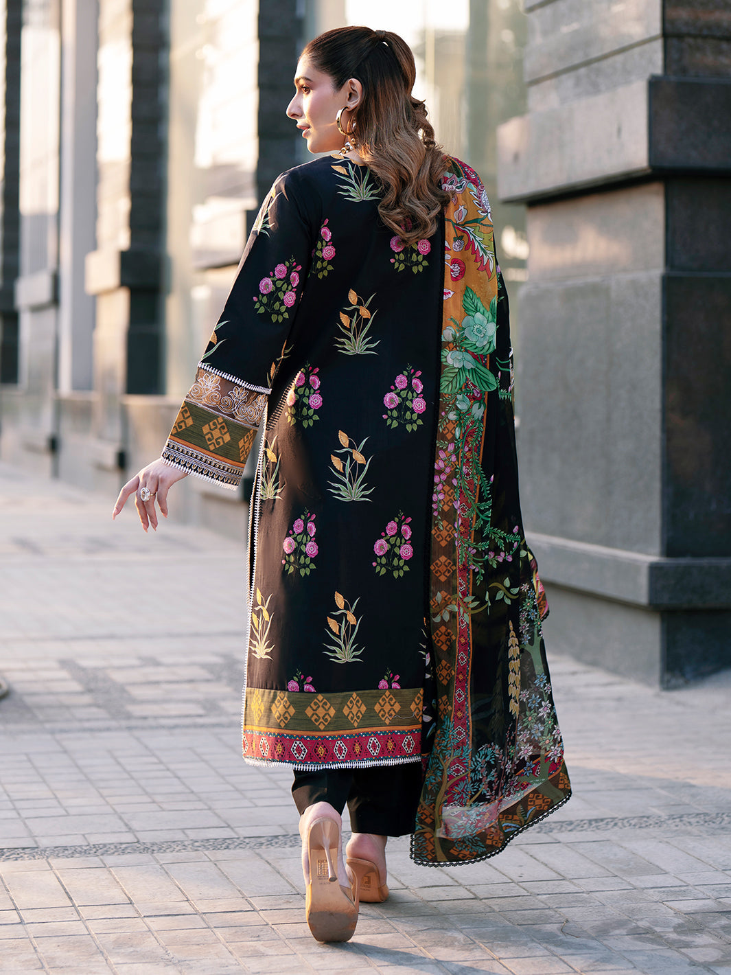 Mahnur | Broadway Luxury Lawn 26 | BW - 014 - by Libasekhas UK - Registered Vendor of : Mahnur - 100% Original Designer Dress