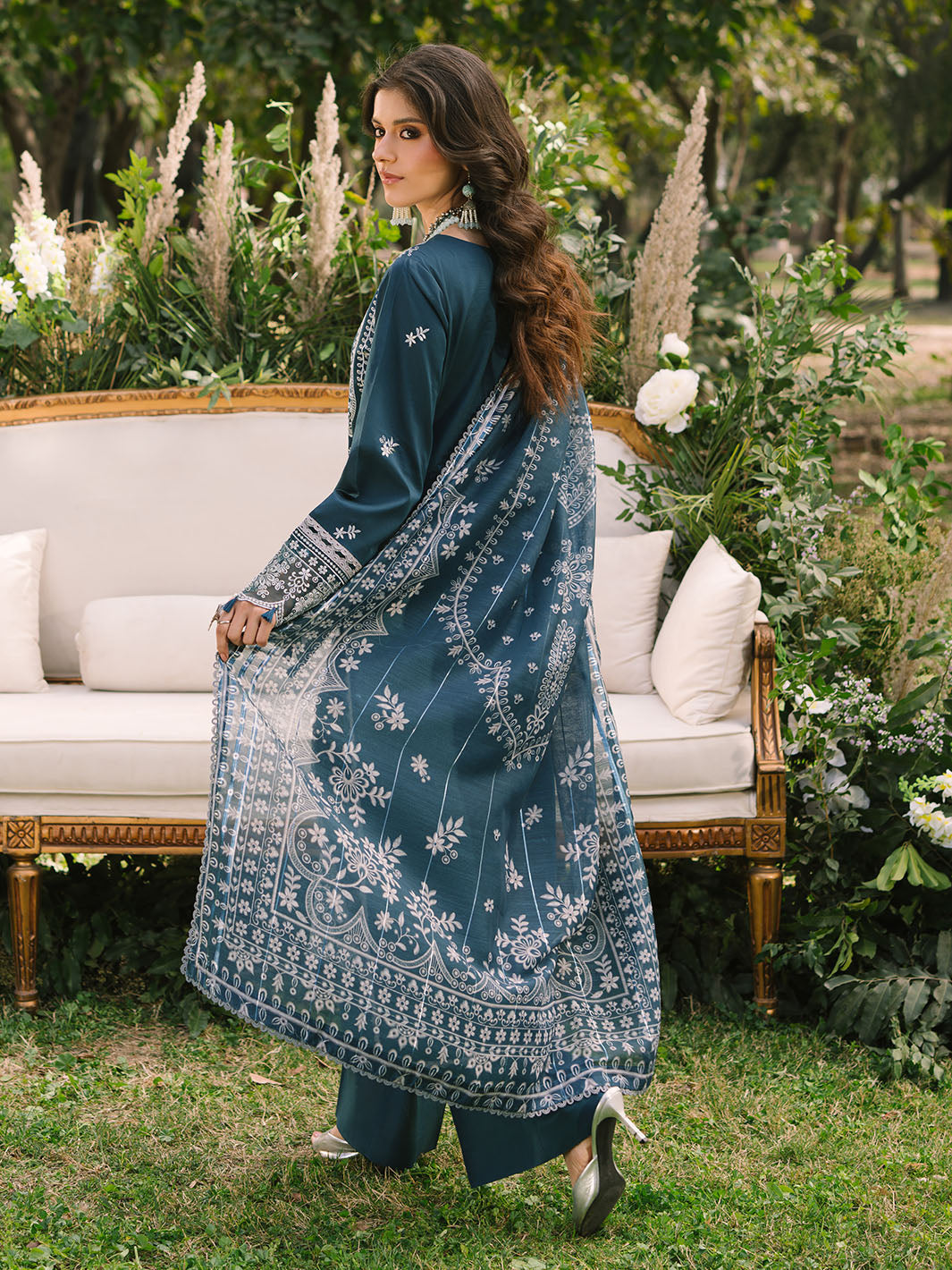 Mahnur | Dahlia Luxury Lawn 25 | Bella - by - Libasekhas UK - Registered Vendor of : Mahnur - 100% Original Designer Dresss