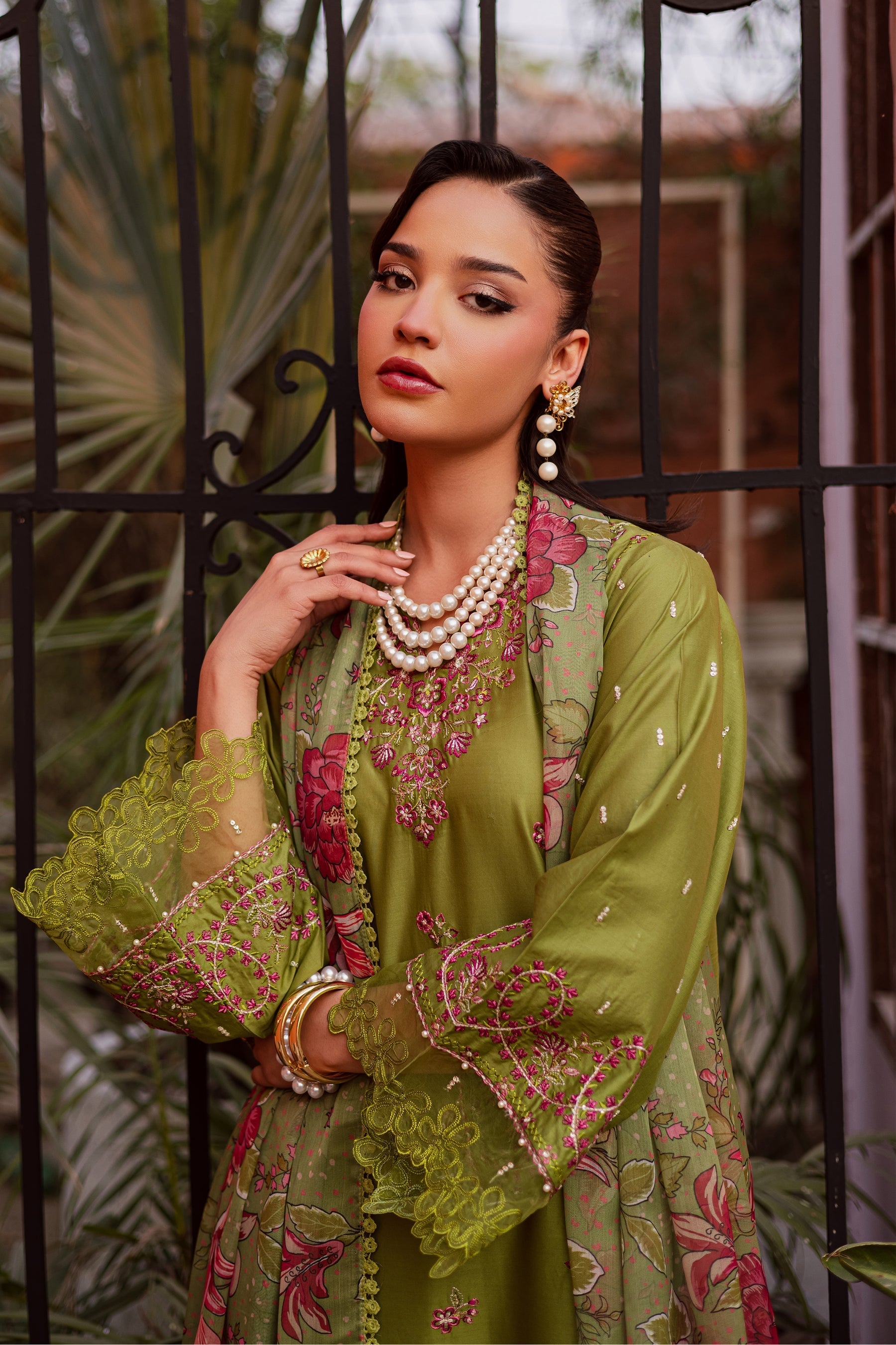 Batik | Festive Eid 26 | Cray - by Libasekhas - Registered Vendor of : Batik - 100% Original Designer Dress