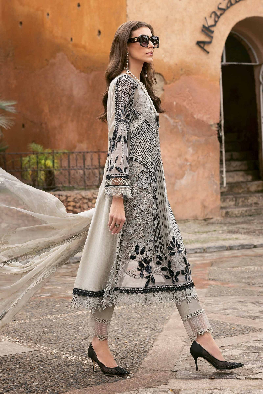 Maria B | Luxury Lawn 25 | D-2510-B - by - Libasekhas UK - Registered Vendor of : Maria B - 100% Original Designer Dresss
