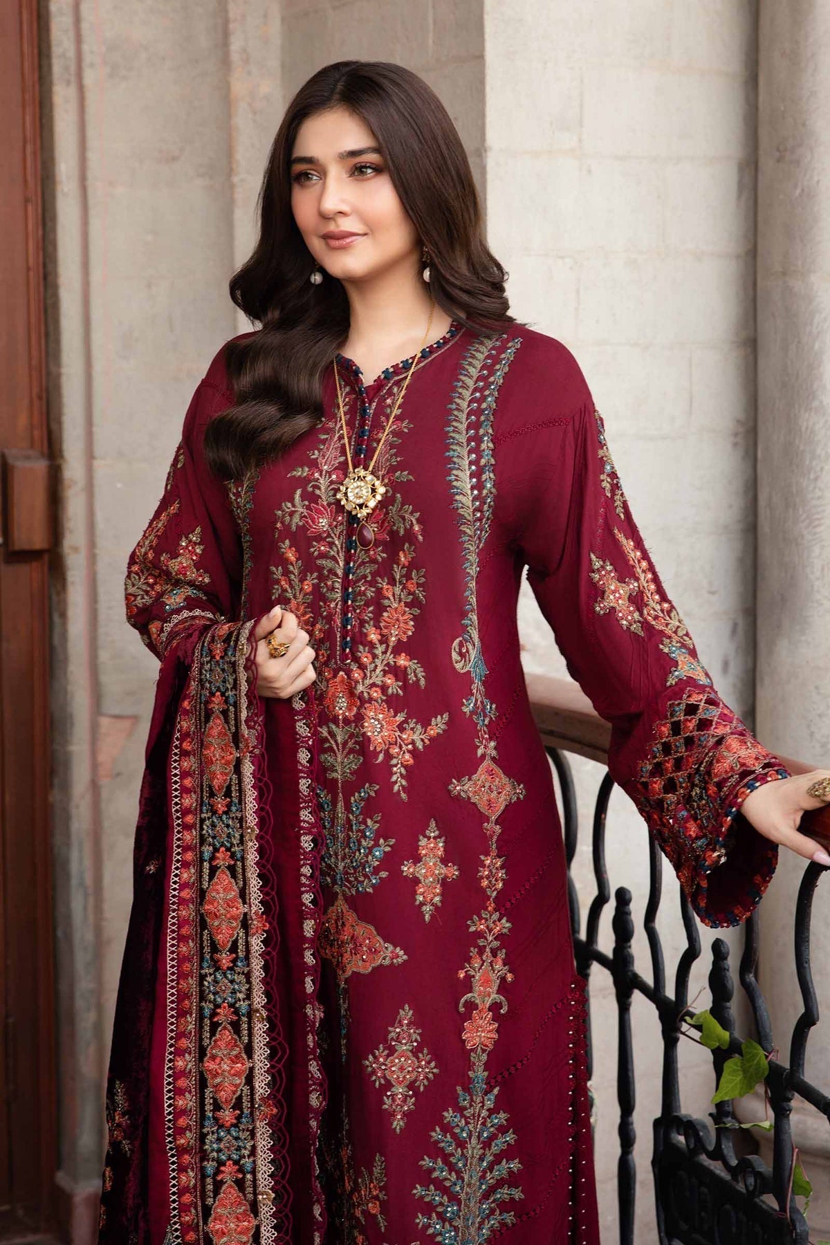 Maria B | Winter Luxe 24 | Velvet DL-1210 - by - Libasekhas UK - Registered Vendor of : Maria B - 100% Original Designer Dresss