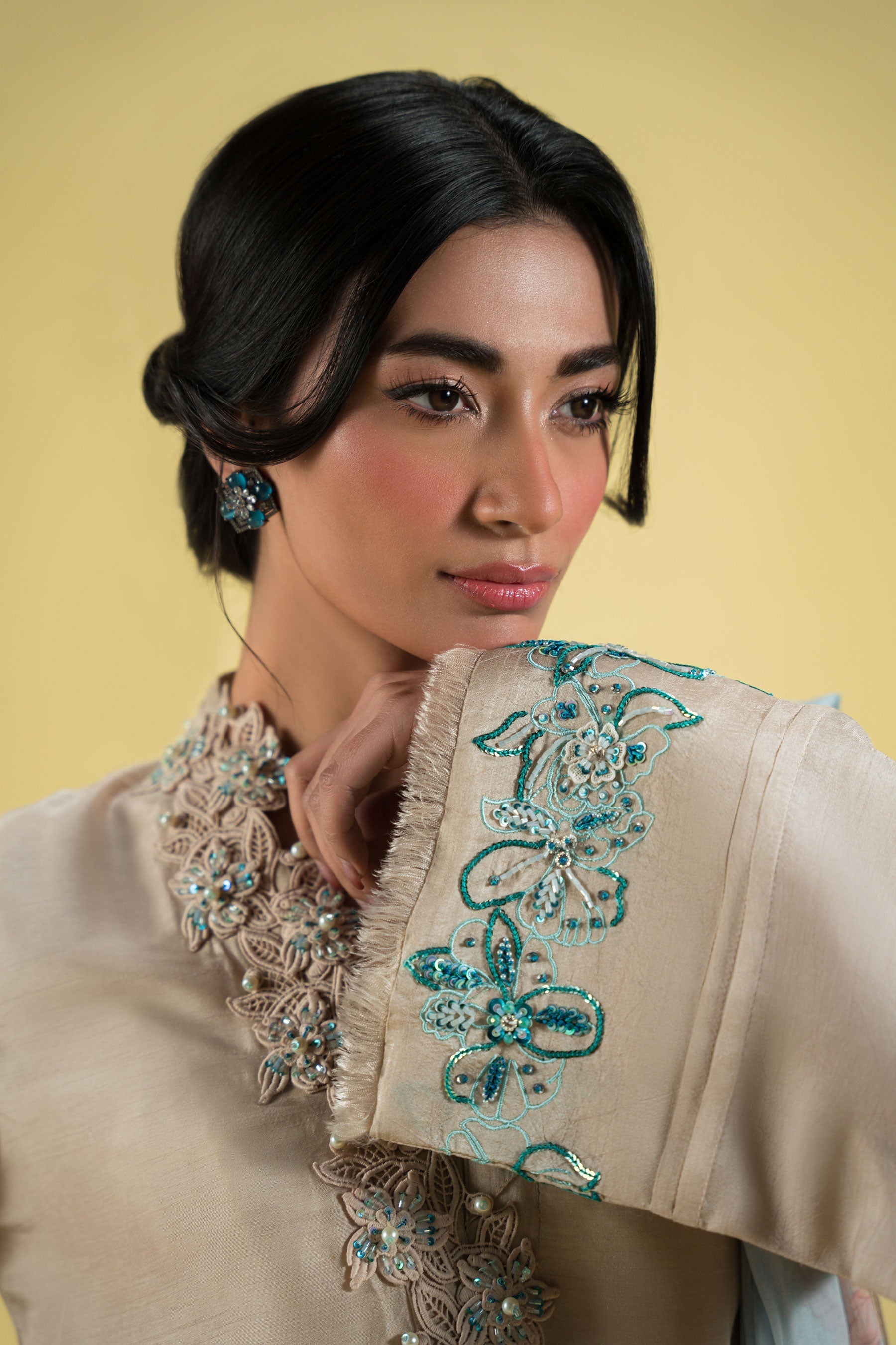 Ammara Khan | Sia 25 | D-12 - by - Libasekhas UK - Registered Vendor of : Ammara Khan - 100% Original Designer Dresss