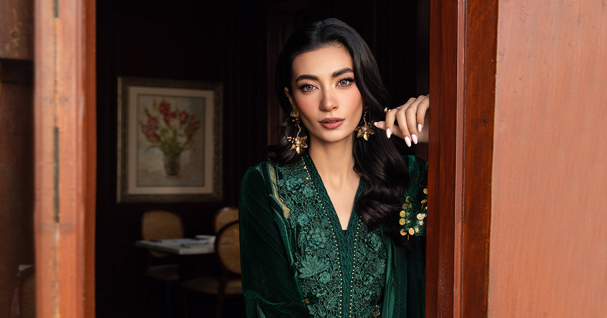 Maria B | Winter Luxe 24 | Velvet DL-1212 - by - Libasekhas UK - Registered Vendor of : Maria B - 100% Original Designer Dresss