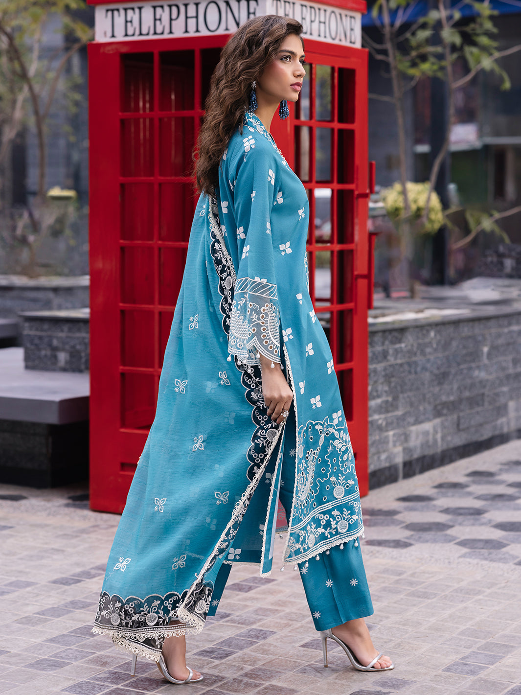 Mahnur | Broadway Luxury Lawn 25 | Scarlet - by - Libasekhas UK - Registered Vendor of : Mahnur - 100% Original Designer Dresss