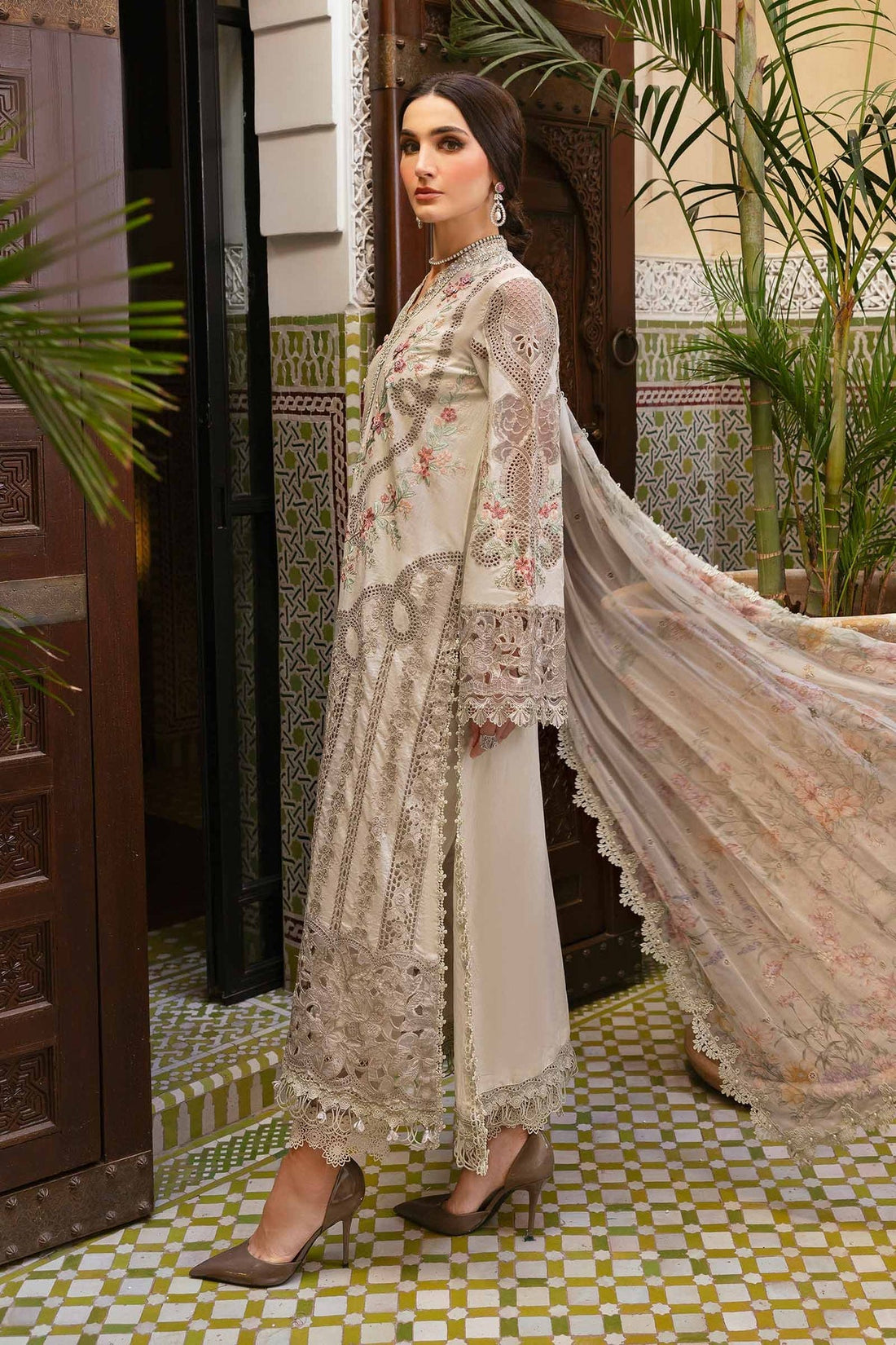 Maria B | Luxury Lawn 25 | D-2514-B - by - Libasekhas UK - Registered Vendor of : Maria B - 100% Original Designer Dresss