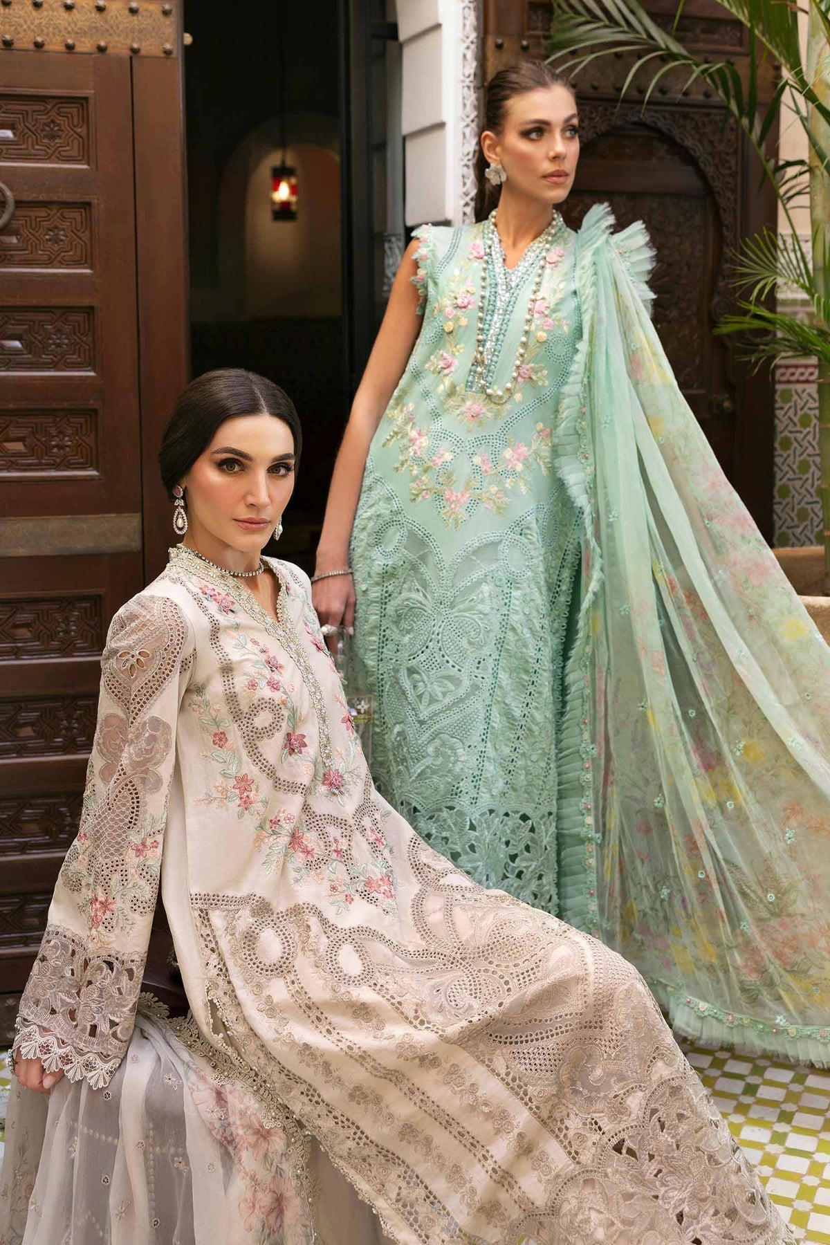 Maria B | Luxury Lawn 25 | D-2514-B - by - Libasekhas UK - Registered Vendor of : Maria B - 100% Original Designer Dresss