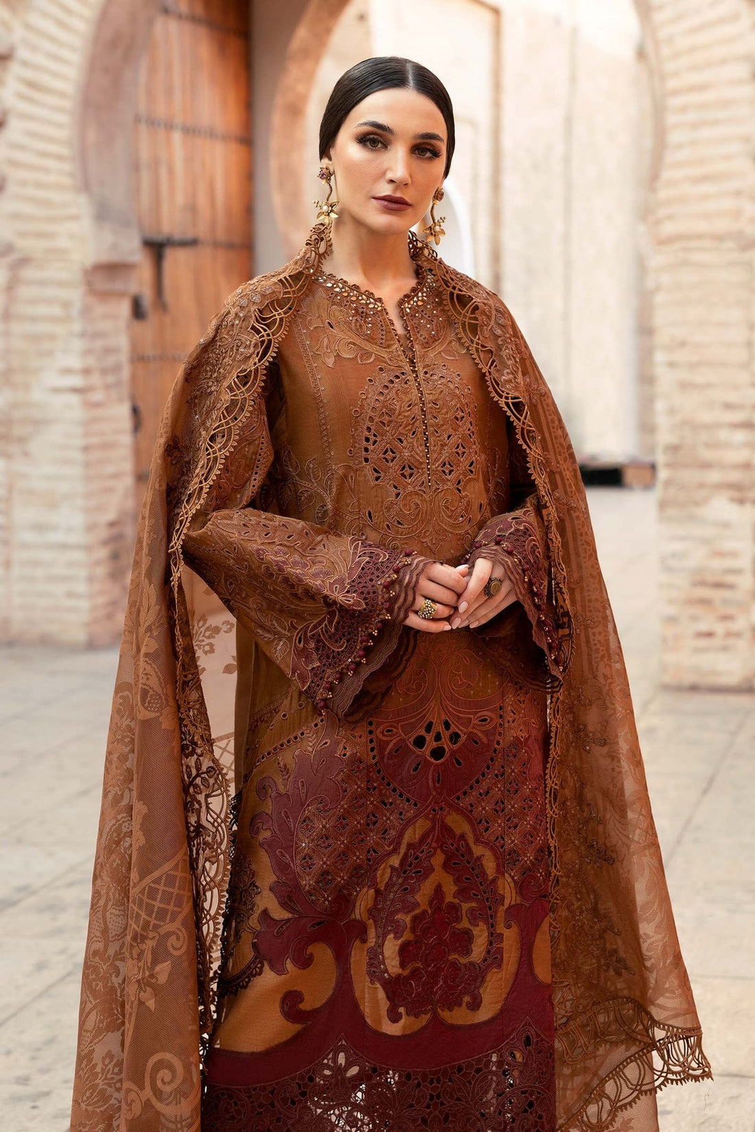 Maria B | Luxury Lawn 25 | D-2501-B - by - Libasekhas UK - Registered Vendor of : Maria B - 100% Original Designer Dresss