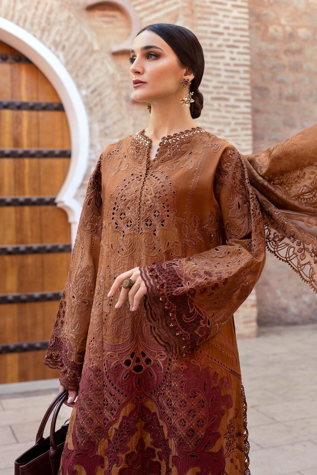 Maria B | Luxury Lawn 25 | D-2501-B - by - Libasekhas UK - Registered Vendor of : Maria B - 100% Original Designer Dresss