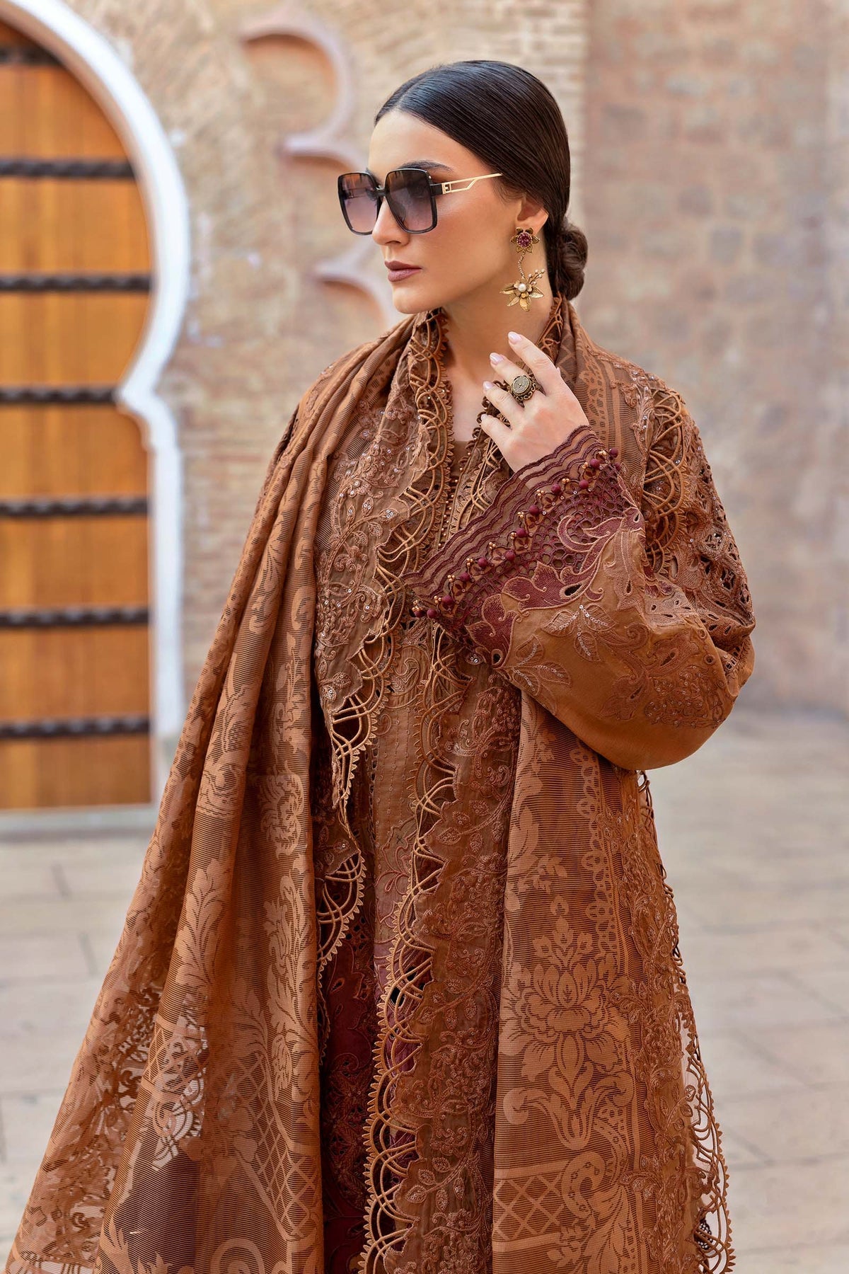 Maria B | Luxury Lawn 25 | D-2501-B - by - Libasekhas UK - Registered Vendor of : Maria B - 100% Original Designer Dresss