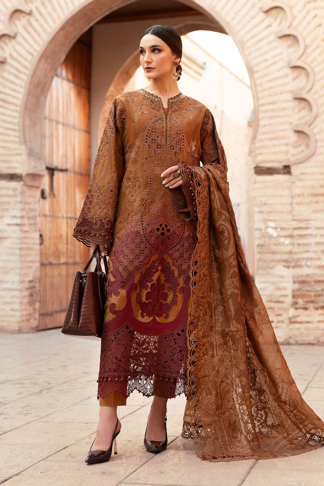 Maria B | Luxury Lawn 25 | D-2501-B - by - Libasekhas UK - Registered Vendor of : Maria B - 100% Original Designer Dresss
