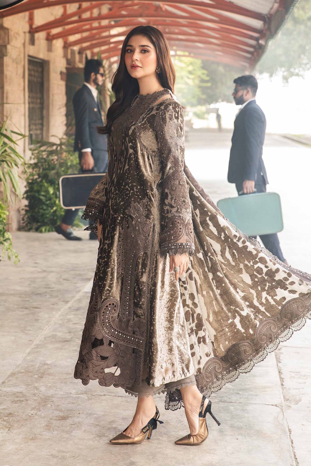 Maria B | Winter Luxe 24 | Velvet DL-1201 - by - Libasekhas UK - Registered Vendor of : Maria B - 100% Original Designer Dresss