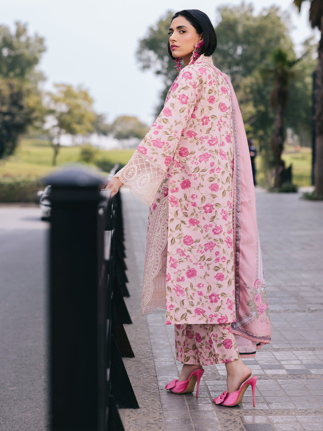 Mahnur | Broadway Luxury Lawn 25 | Lotus - by - Libasekhas UK - Registered Vendor of : Mahnur - 100% Original Designer Dresss