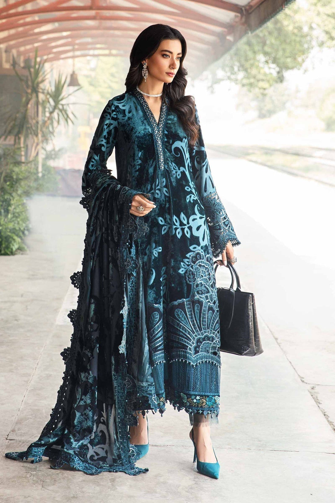 Maria B | Winter Luxe 24 | Velvet DL-1203 - by - Libasekhas UK - Registered Vendor of : Maria B - 100% Original Designer Dresss