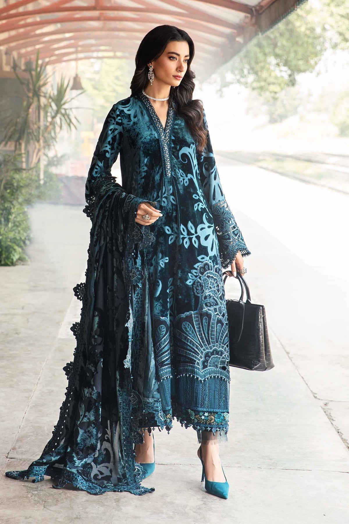 Maria B | Winter Luxe 24 | Velvet DL-1203 - by - Libasekhas UK - Registered Vendor of : Maria B - 100% Original Designer Dresss
