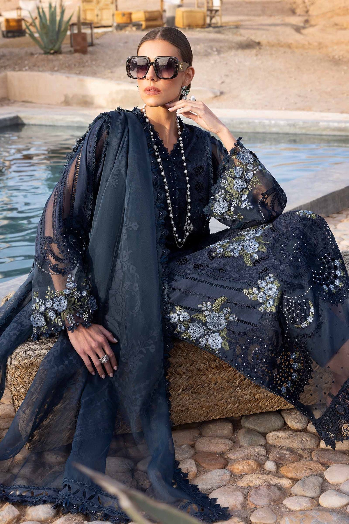 Maria B | Luxury Lawn 25 | D-2504-B - by - Libasekhas UK - Registered Vendor of : Maria B - 100% Original Designer Dresss