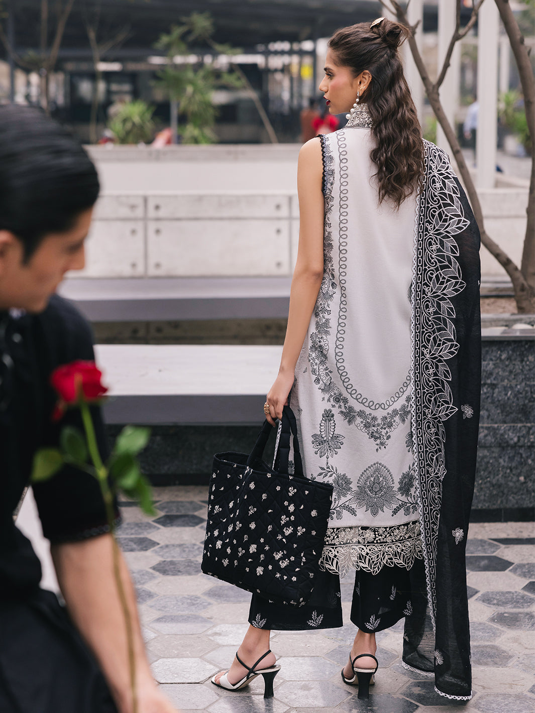 Mahnur | Broadway Luxury Lawn 25 | Daisy - by - Libasekhas UK - Registered Vendor of : Mahnur - 100% Original Designer Dresss