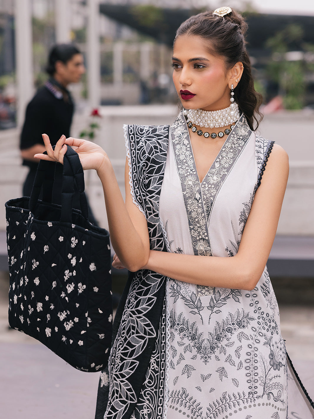 Mahnur | Broadway Luxury Lawn 25 | Daisy - by - Libasekhas UK - Registered Vendor of : Mahnur - 100% Original Designer Dresss