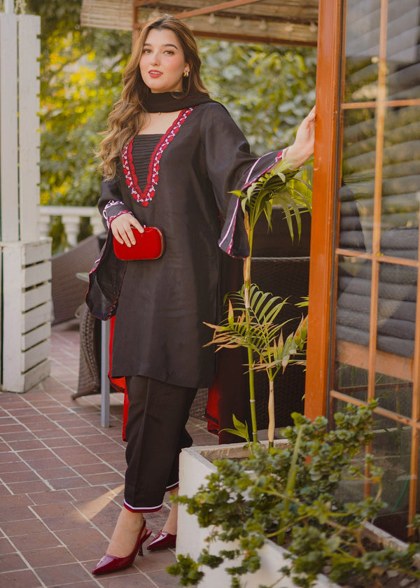 Fozia Khalid | Silk Spire | NOIR - by - Libasekhas UK - Registered Vendor of : Fozia Khalid - 100% Original Designer Dresss
