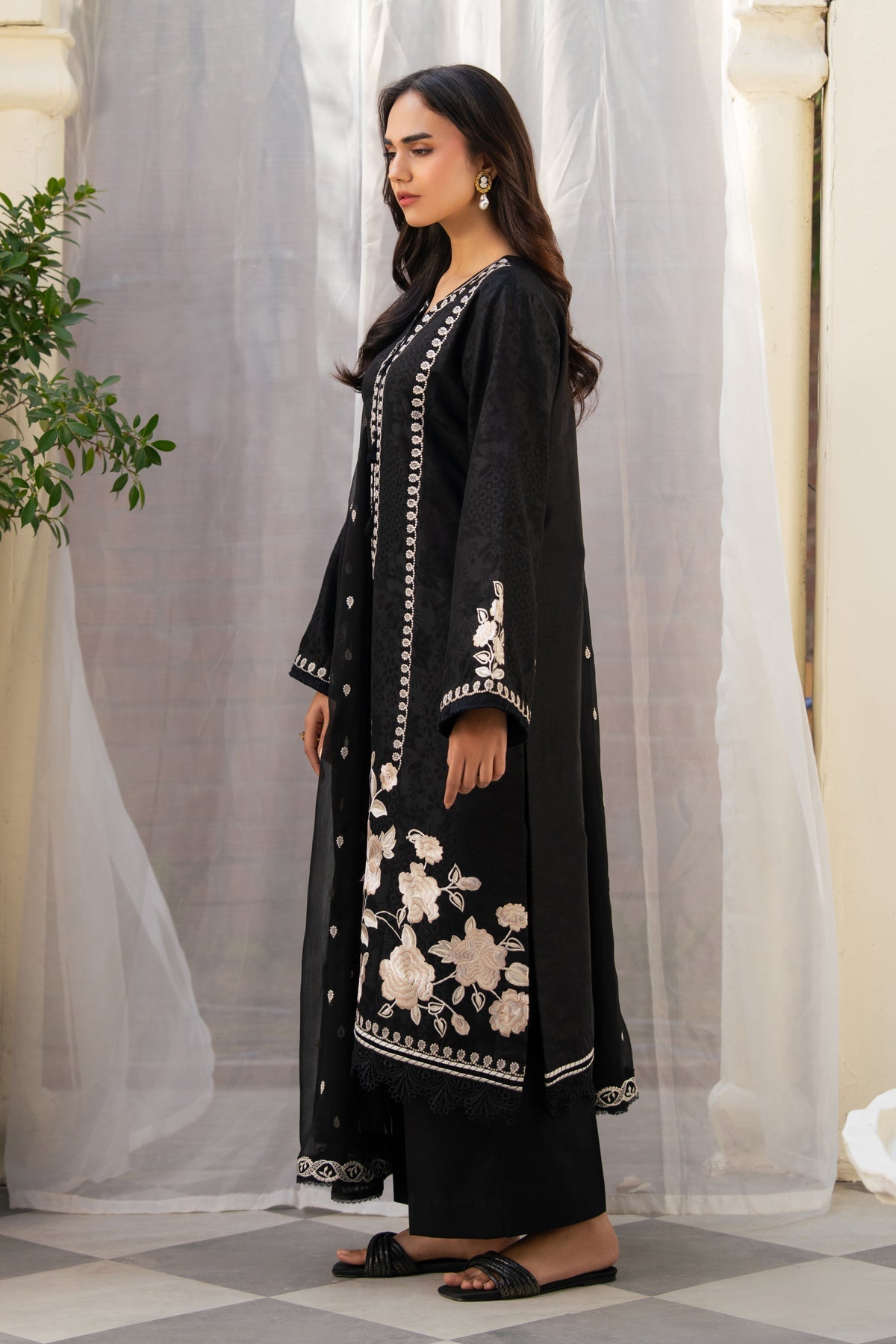 Xenia Formals | The Eid Edit | AMARIS - by Libasekhas UK - Registered Vendor of : Xenia Formals - 100% Original Designer Dress