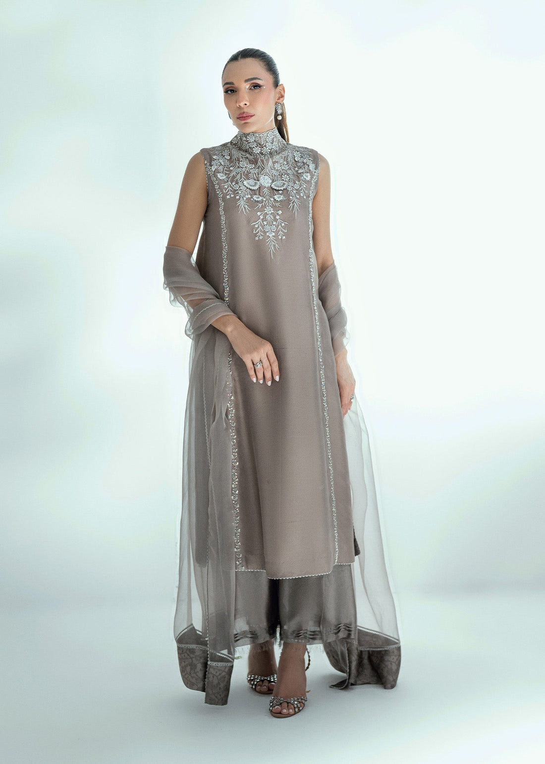 Umsha | Soiree De Rose | Crystal Muse - by Libasekhas UK - Registered Vendor of : Umsha - 100% Original Designer Dress