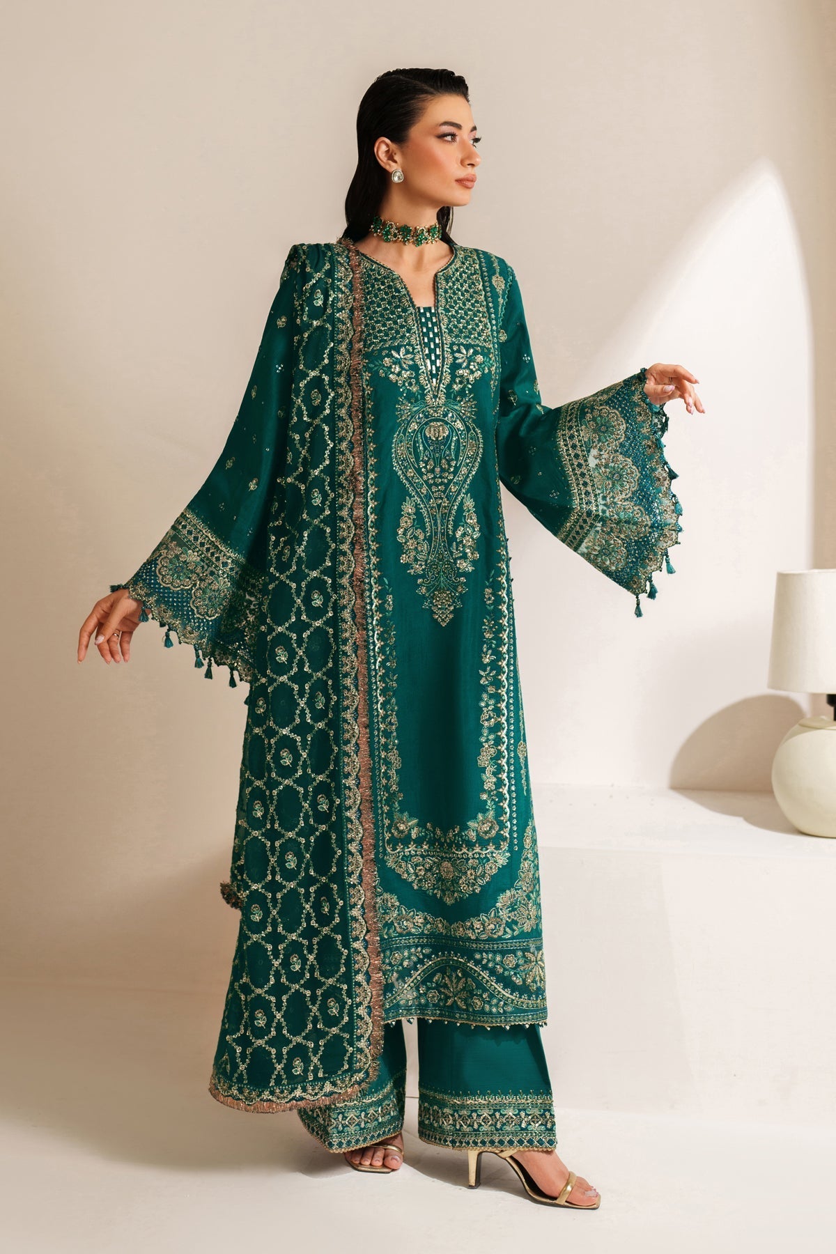 Xenia Formals | Neorah Luxury Formals | SERIYA - by Libasekhas UK - Registered Vendor of : Xenia Formals - 100% Original Designer Dress
