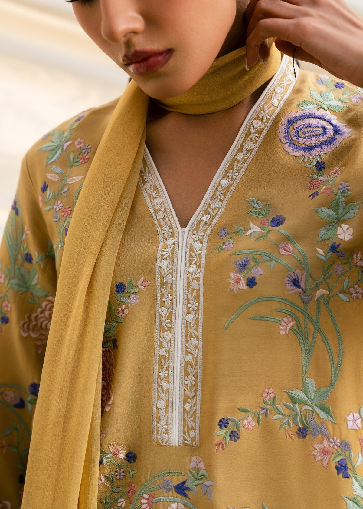 Mahgul | Ambi Bagh Silk Edit | Zarnish - by Libasekhas - Registered Vendor of : Mahgul - 100% Original Designer Dress