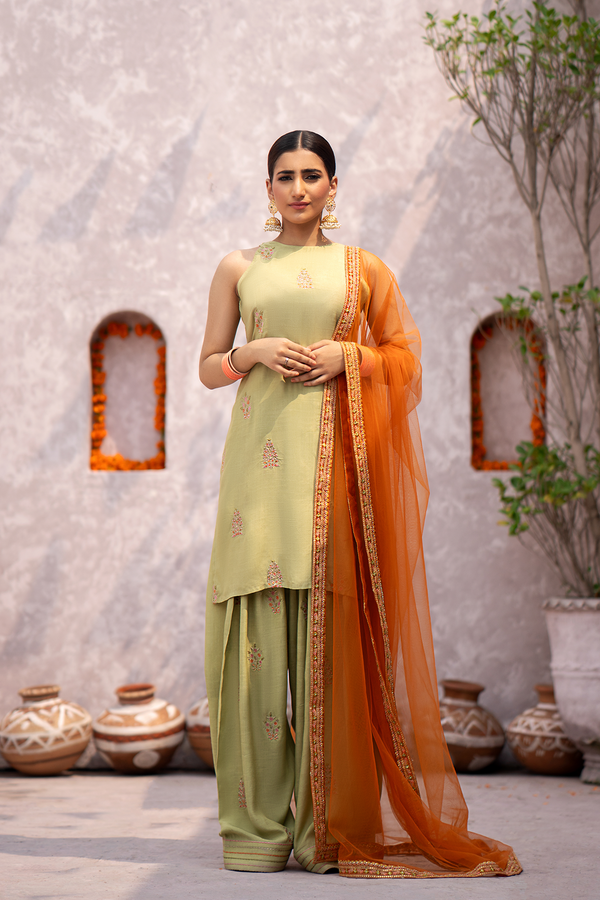 Erum Khan | Sakhiyan Formals | GULBAHAR - by - Libasekhas UK - Registered Vendor of : Erum Khan - 100% Original Designer Dresss