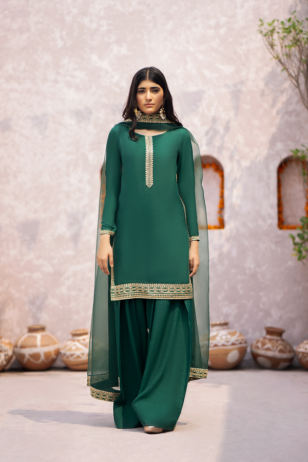 Erum Khan | Sakhiyan Formals | LILY - by - Libasekhas UK - Registered Vendor of : Erum Khan - 100% Original Designer Dresss