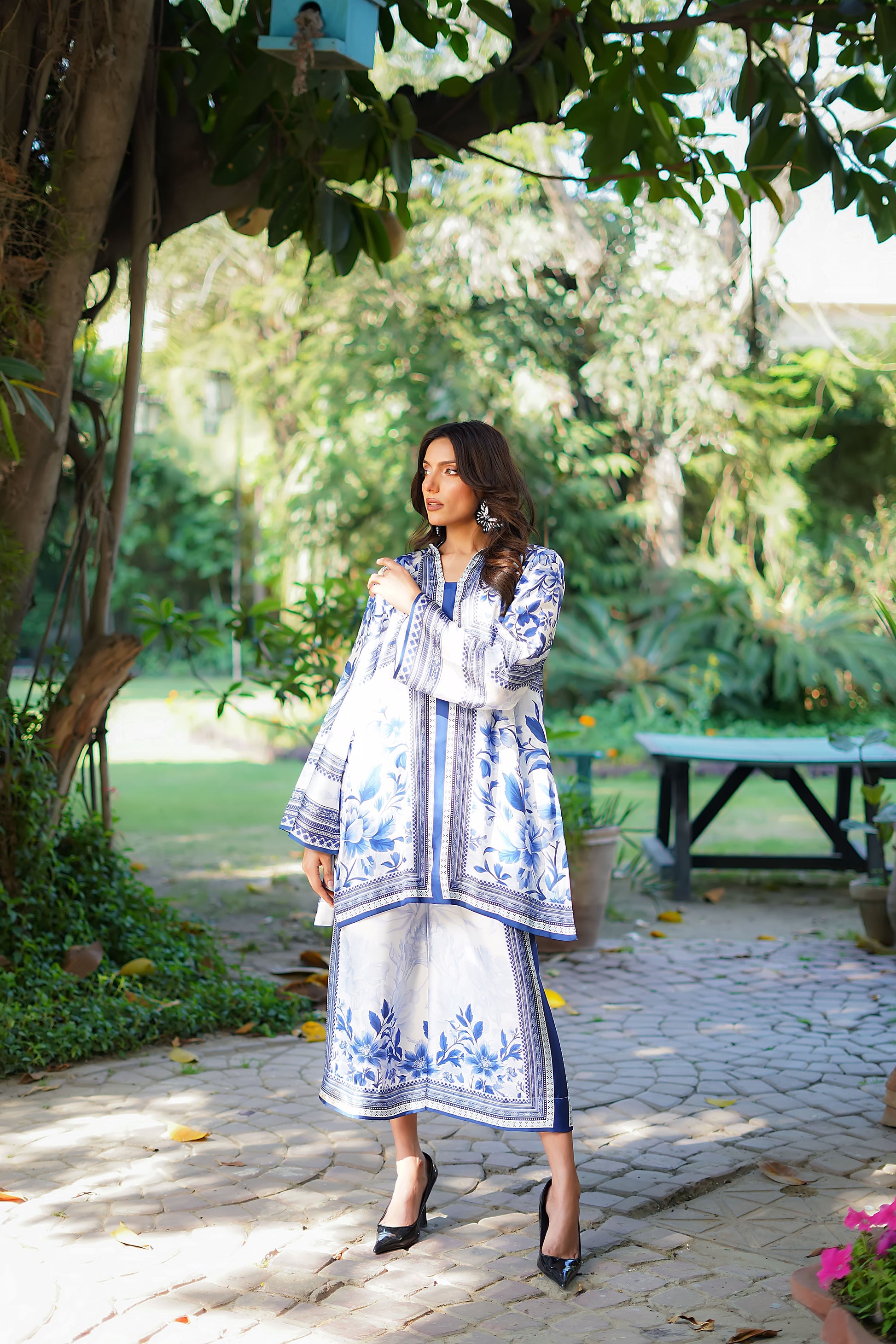 Erum Khan | Nue 25 | Ocean Harmony - by - Libasekhas UK - Registered Vendor of : Erum Khan - 100% Original Designer Dresss