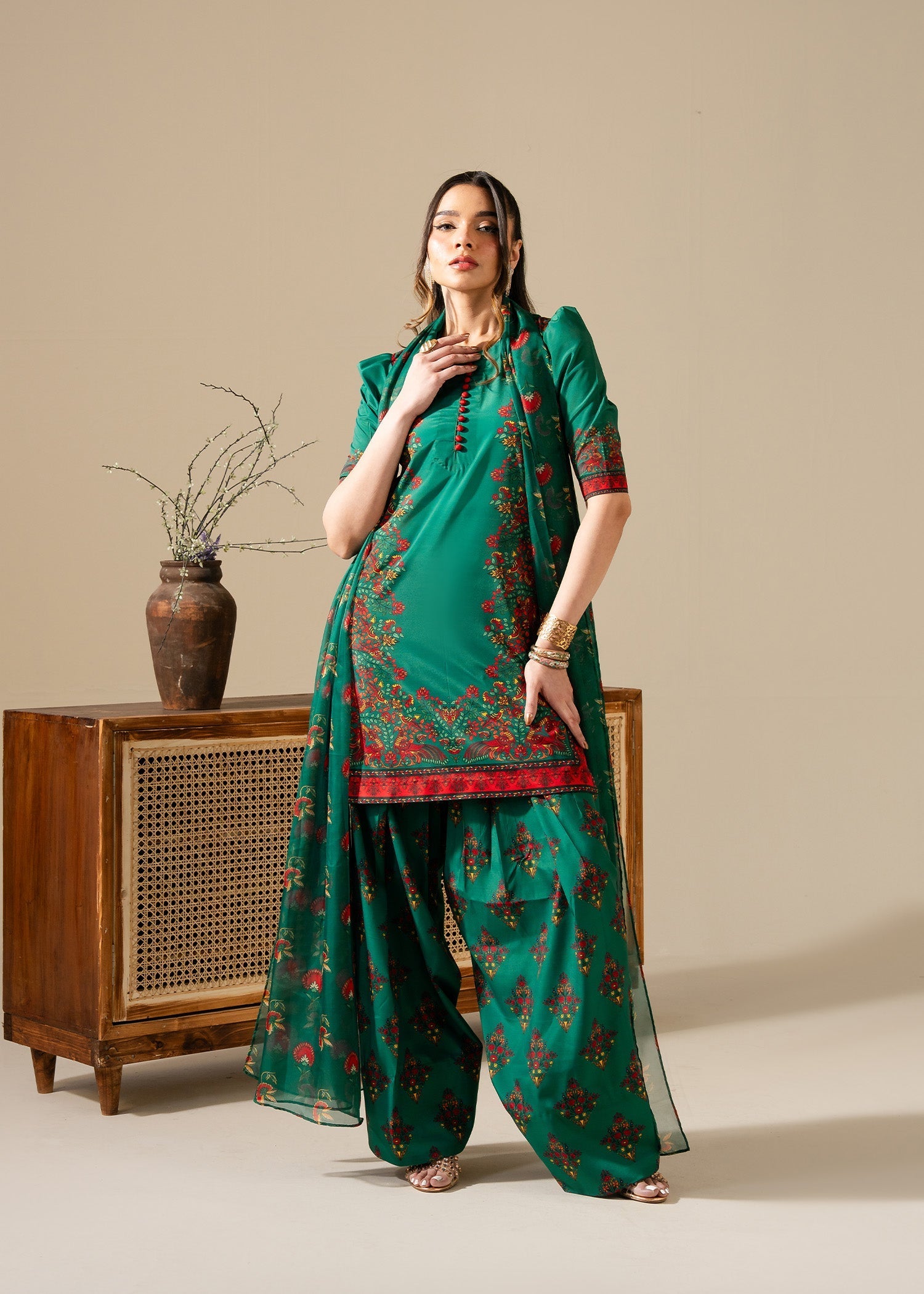 Maria Osama Khan | Retro Vol 3 | Vivian - by - Libasekhas UK - Registered Vendor of : Maria Osama Khan - 100% Original Designer Dresss