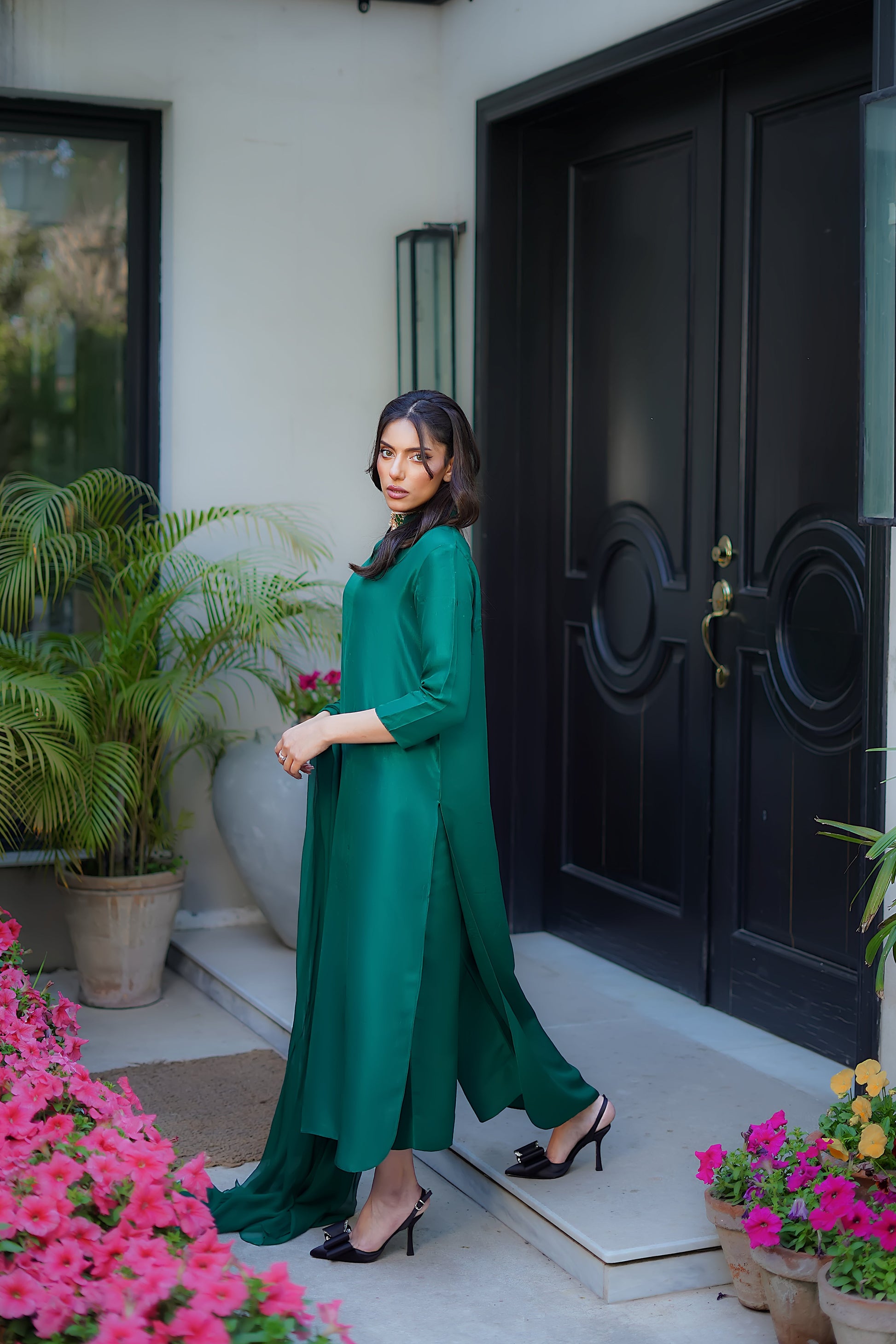 Erum Khan | Nue 25 | Ocean Jewel - by - Libasekhas UK - Registered Vendor of : Erum Khan - 100% Original Designer Dresss