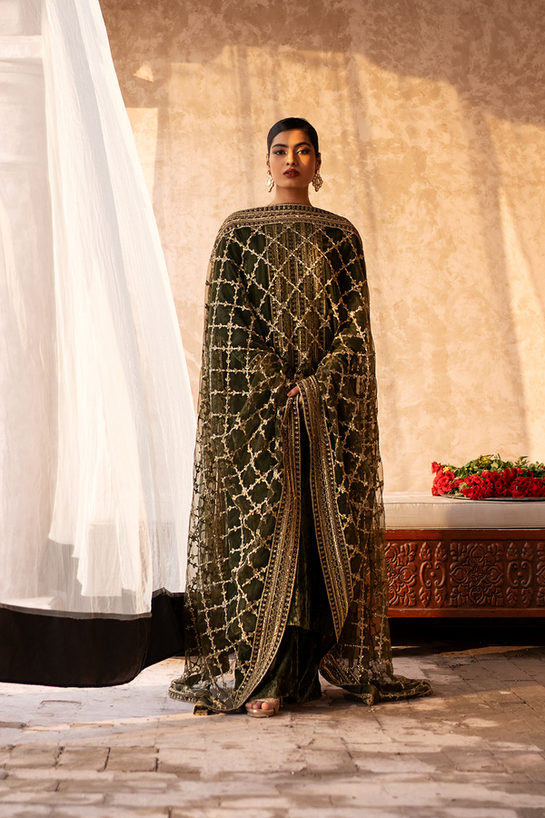 Erum Khan | Sakhiyan Formals | HENA - by - Libasekhas UK - Registered Vendor of : Erum Khan - 100% Original Designer Dresss
