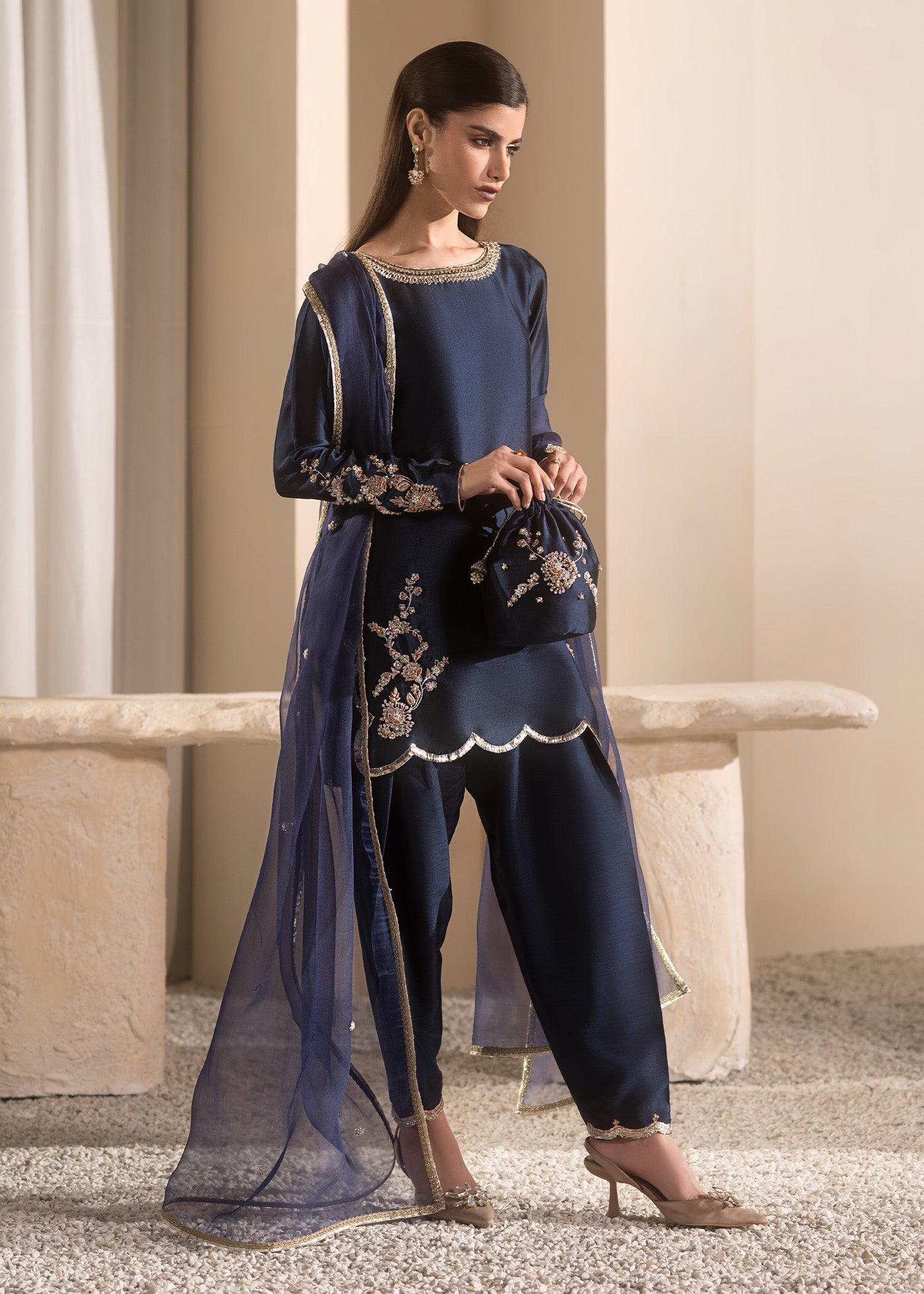 Mahum Asad | Breaking the Bar | Diva - by - Libasekhas UK - Registered Vendor of : Mahum Asad - 100% Original Designer Dresss