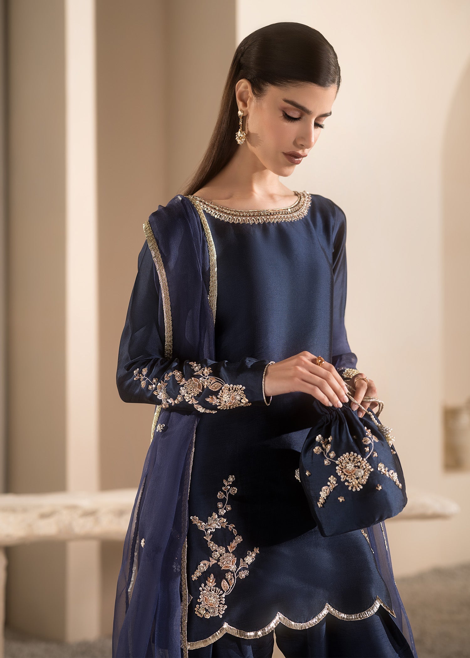 Mahum Asad | Breaking the Bar | Diva - by - Libasekhas UK - Registered Vendor of : Mahum Asad - 100% Original Designer Dresss