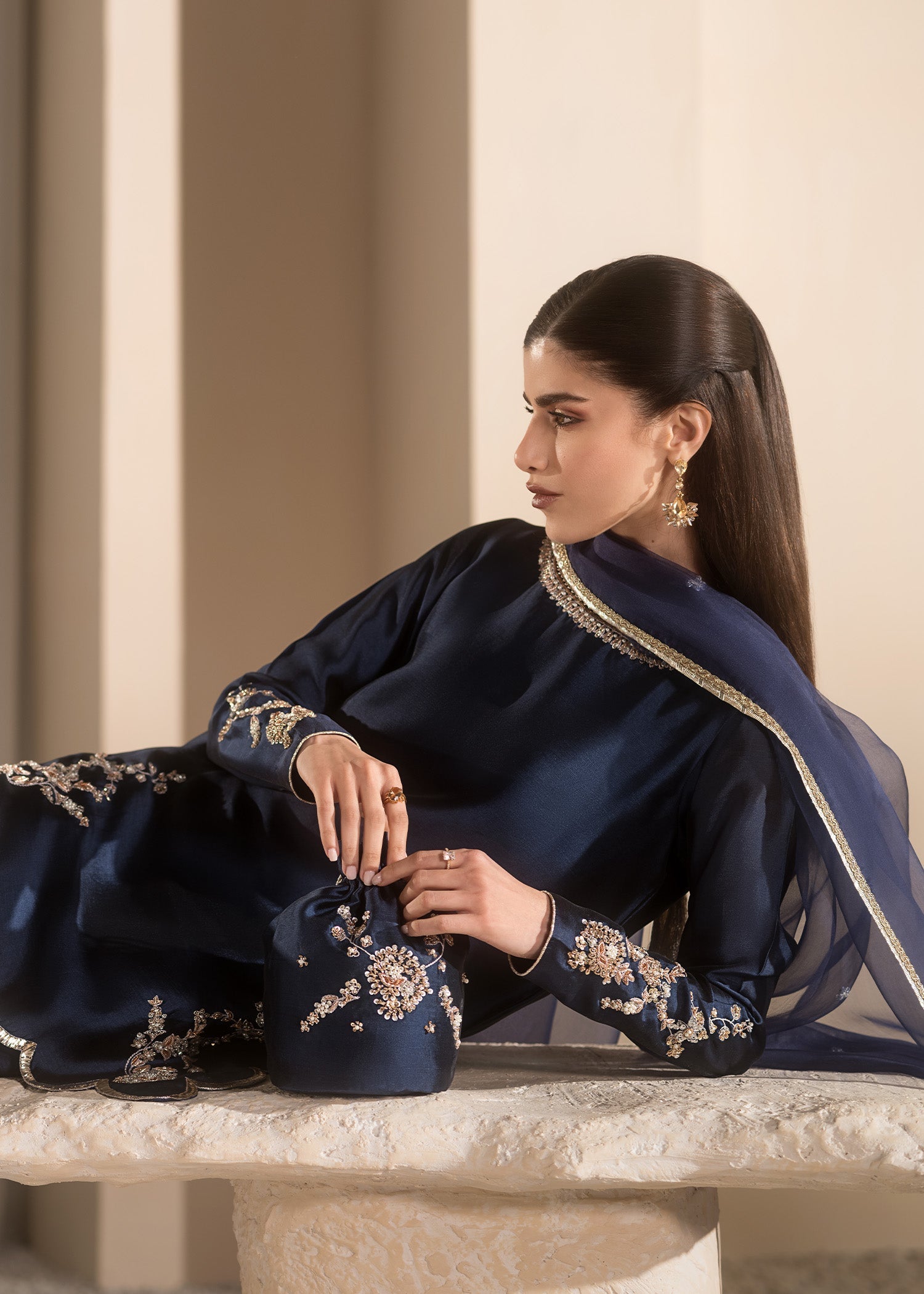 Mahum Asad | Breaking the Bar | Diva - by - Libasekhas UK - Registered Vendor of : Mahum Asad - 100% Original Designer Dresss